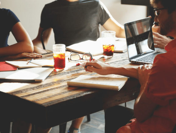 Condurre una riunione di lavoro senza andare fuori tema Condurre una riunione di lavoro senza andare fuori tema