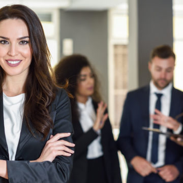 Consob “certifica” l’effetto donna: le quotate in rosa vanno meglio