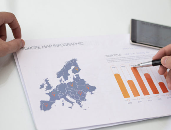 I neolaureati italiani guadagnano meno dei “colleghi” europei I neolaureati italiani guadagnano meno dei “colleghi” europei