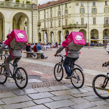 La terza via dei riders del food delivery: un po’ autonomi, un po’ subordinati