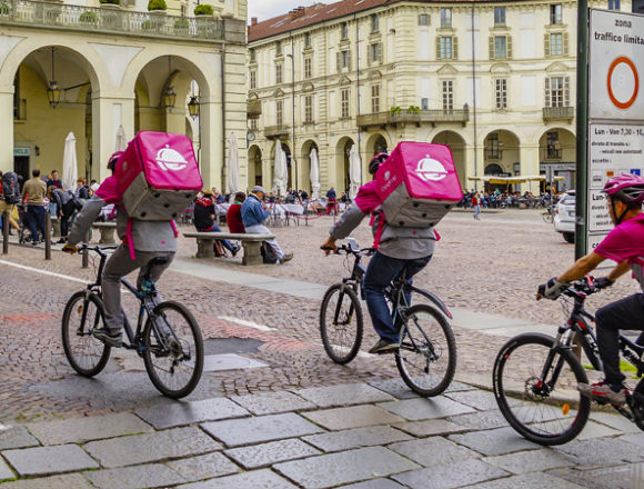 La terza via dei riders del food delivery: un po’ autonomi, un po’ subordinati La terza via dei riders del food delivery: un po’ autonomi, un po’ subordinati