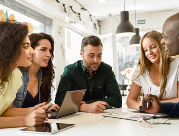Paga base e lavoro stabile: oltre lo stereotipo del Millennials Paga base e lavoro stabile: oltre lo stereotipo del Millennials