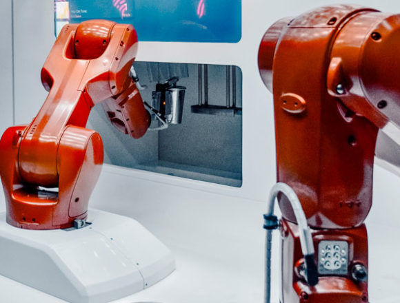 Tecnologia in azienda? Sette milioni di lavoratori la avvertono come una minaccia Tecnologia in azienda? Sette milioni di lavoratori la avvertono come una minaccia