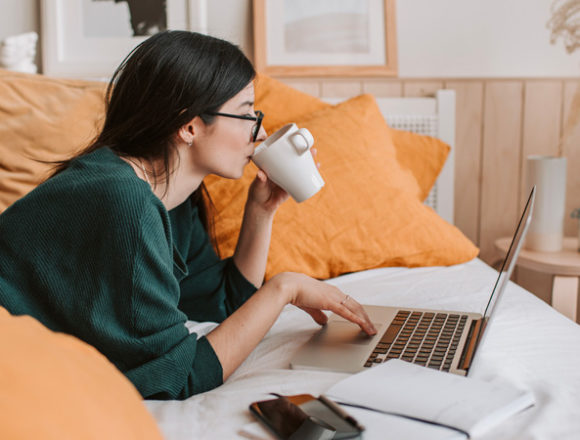 Pay gap, ecco il rovescio della medaglia dello smart working Pay gap, ecco il rovescio della medaglia dello smart working