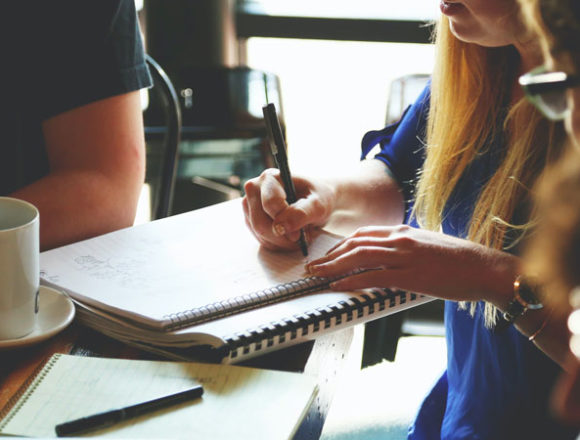 Ricerca del lavoro, gli italiani fanno da sé Ricerca del lavoro, gli italiani fanno da sé