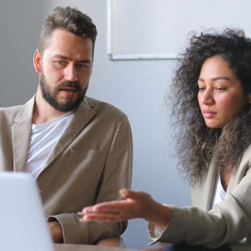 Parità salariale, l’Unione Europea cerca di colmare il gap retributivo tra uomini e donne