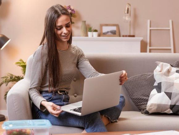 Smart working semplificato per tutta l’estate, la proroga fino al 31 agosto Smart working semplificato per tutta l’estate, la proroga fino al 31 agosto