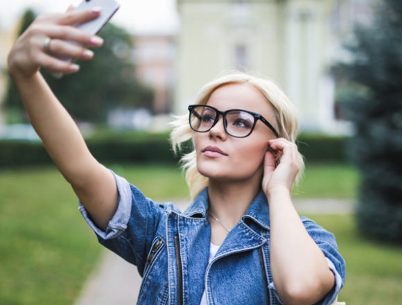 Se il dipendente è su OnlyFans, i confini giuridici (e non) dell’attività privata sui social