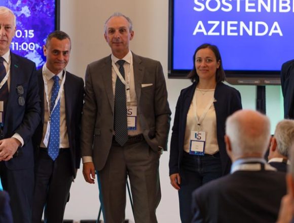 Lavoro Sostenibile, gli scenari presenti e futuri per le persone, l’azienda, il territorio e l’ambiente Lavoro Sostenibile, gli scenari presenti e futuri per le persone, l’azienda, il territorio e l’ambiente