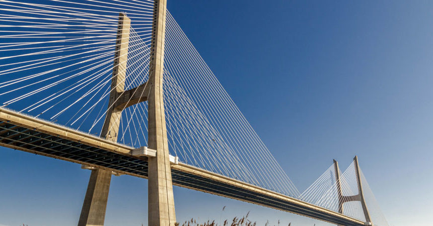Un ponte verso il futuro. Sperimentare nell’area dello Stretto di Messina nuove politiche attive del lavoro Un ponte verso il futuro. Sperimentare nell’area dello Stretto di Messina nuove politiche attive del lavoro