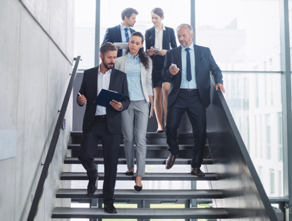 CCNL dirigenti terziari, aumenti di 800 euro e welfare potenziato: tutte le novità CCNL dirigenti terziari, aumenti di 800 euro e welfare potenziato: tutte le novità