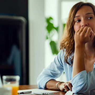 Sindrome dell’impostore: 7 italiani su 10 la sperimentano sul lavoro Sindrome dell’impostore: 7 italiani su 10 la sperimentano sul lavoro